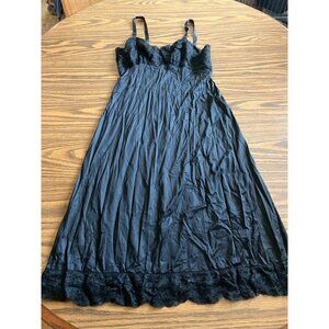 Vintage Millay black nylon adjustable strap slip size Regular 34